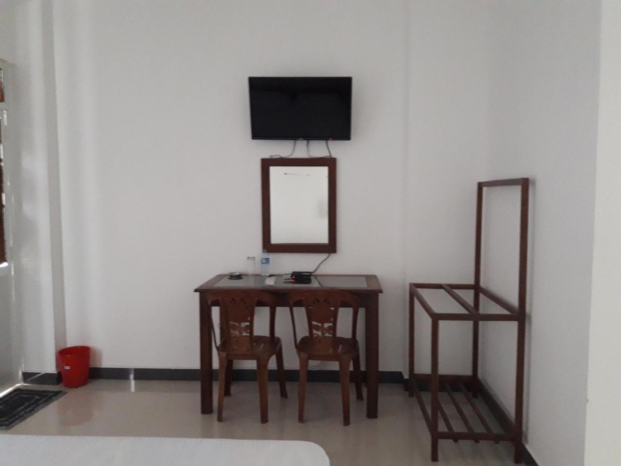 Kanora lake resort Maharagama Bagian luar foto