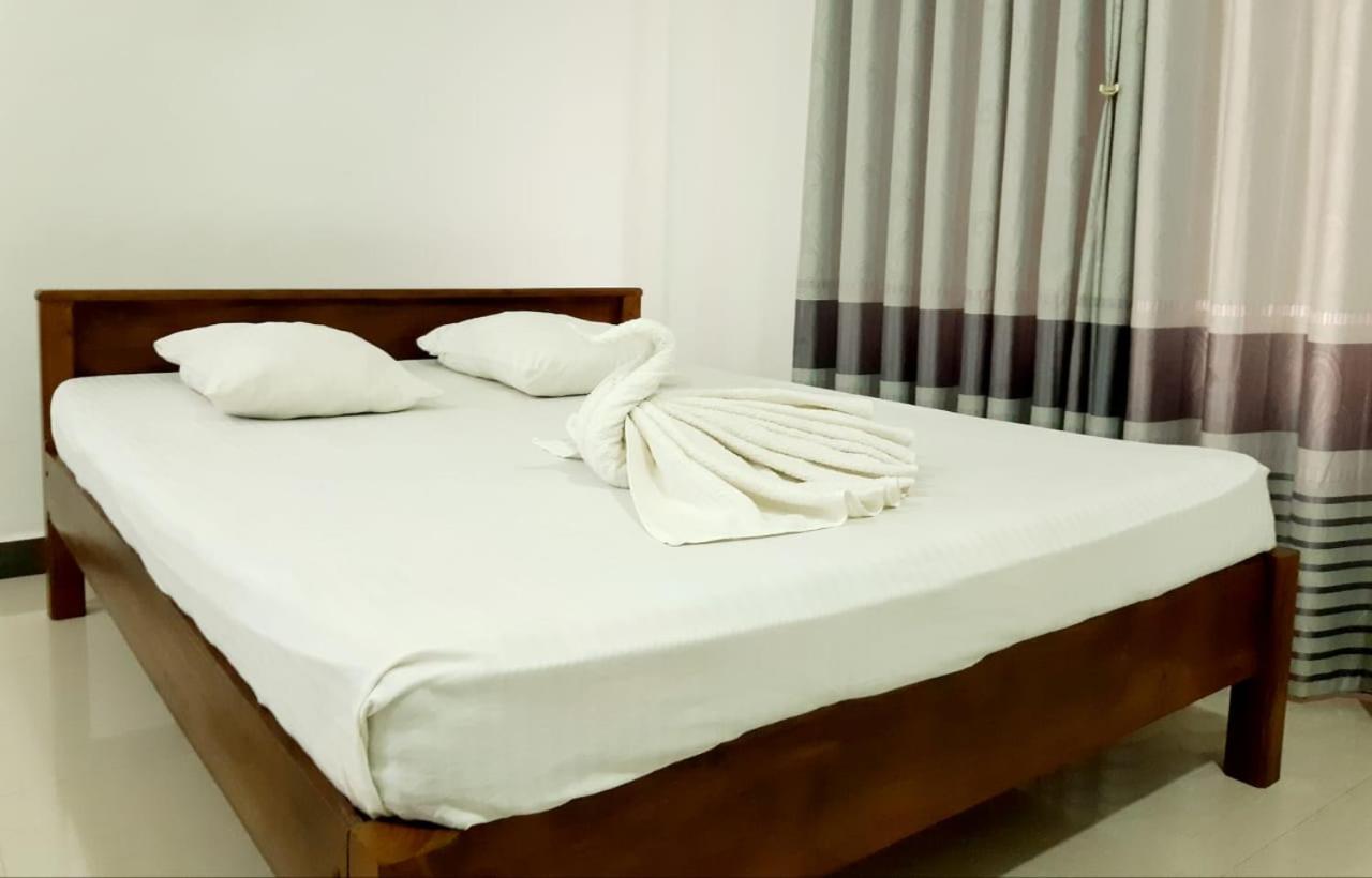 Kanora lake resort Maharagama Bagian luar foto