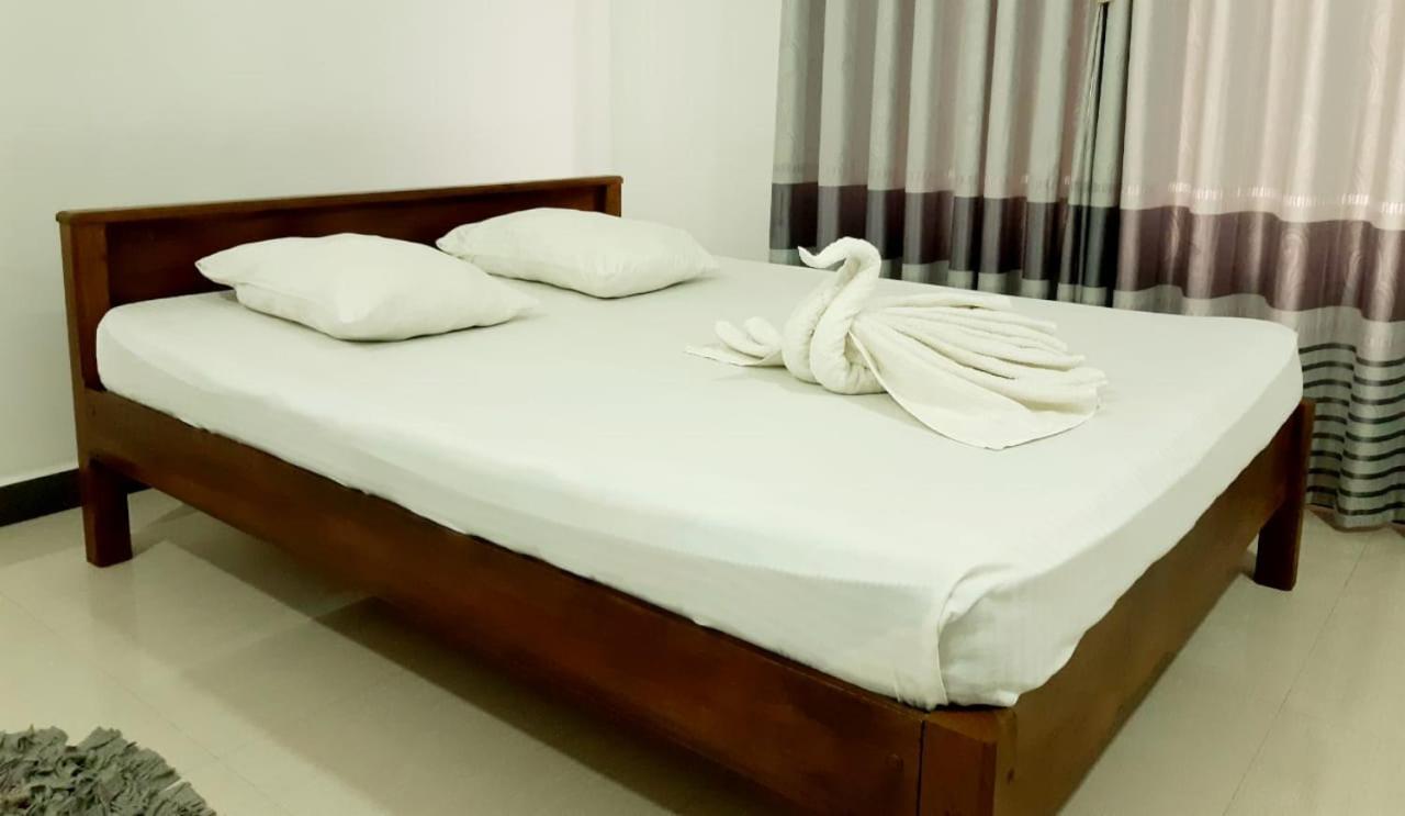Kanora lake resort Maharagama Bagian luar foto